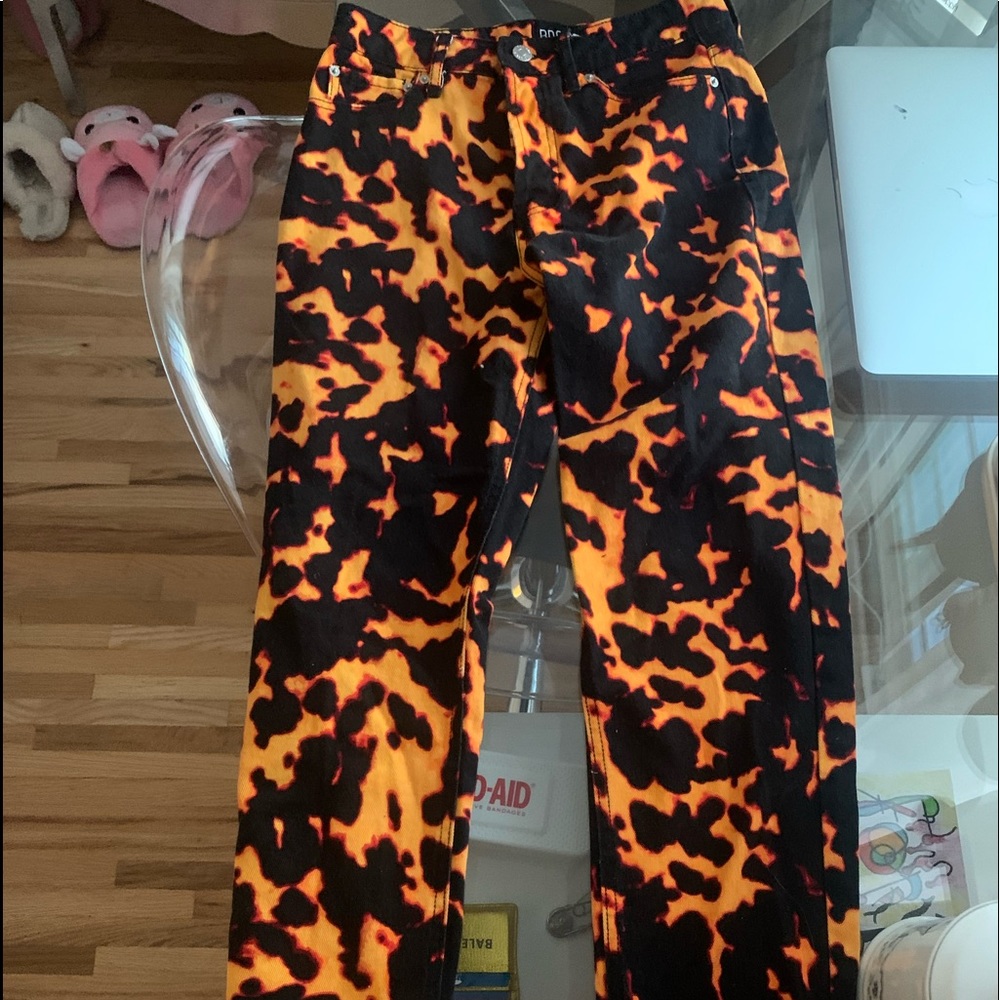 URBAN OUTFITTERS MOM JEANS